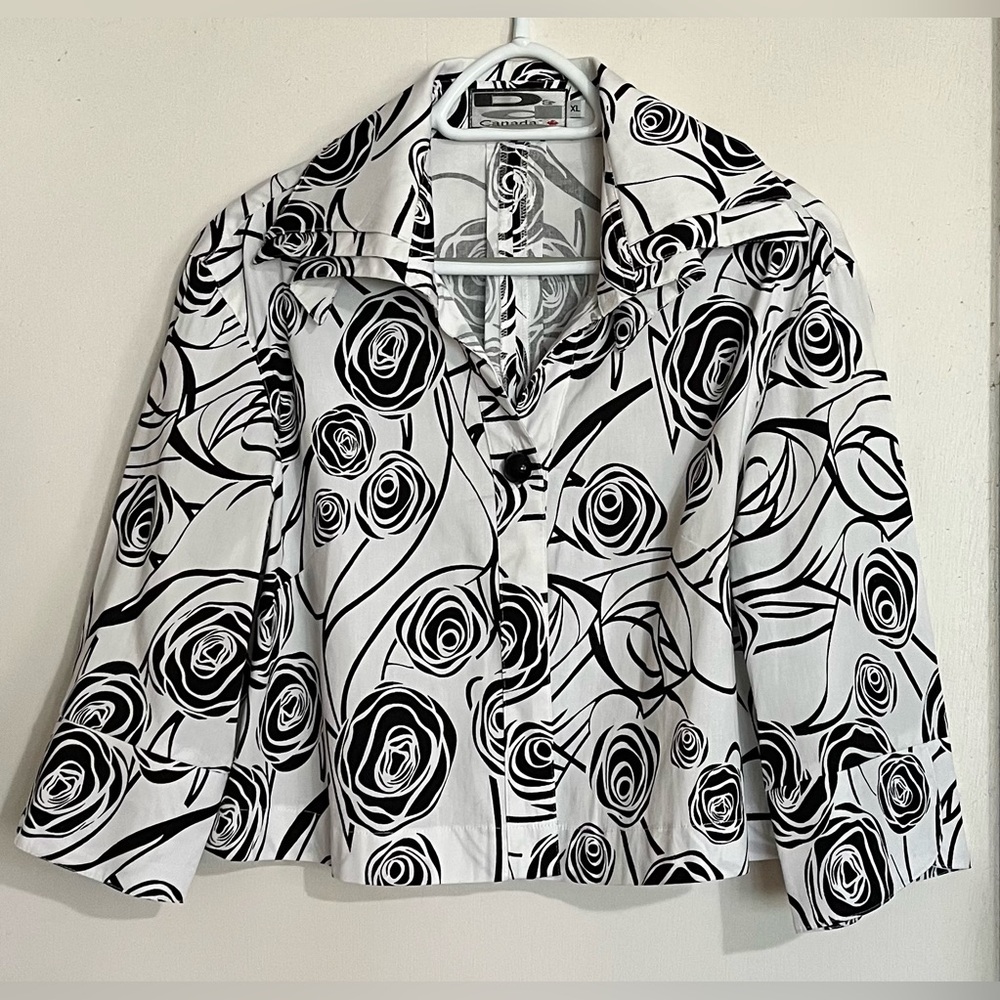 Black and White Cotton Blend Blazer Floral Pattern Light Weight Cropped